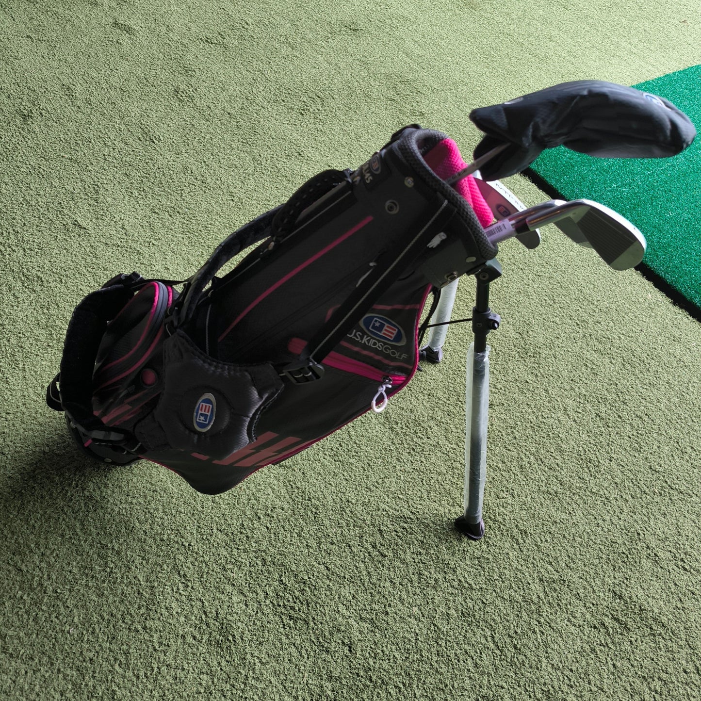 Pink UL45 Set, Driver, 7i, PW, Putter & Bag